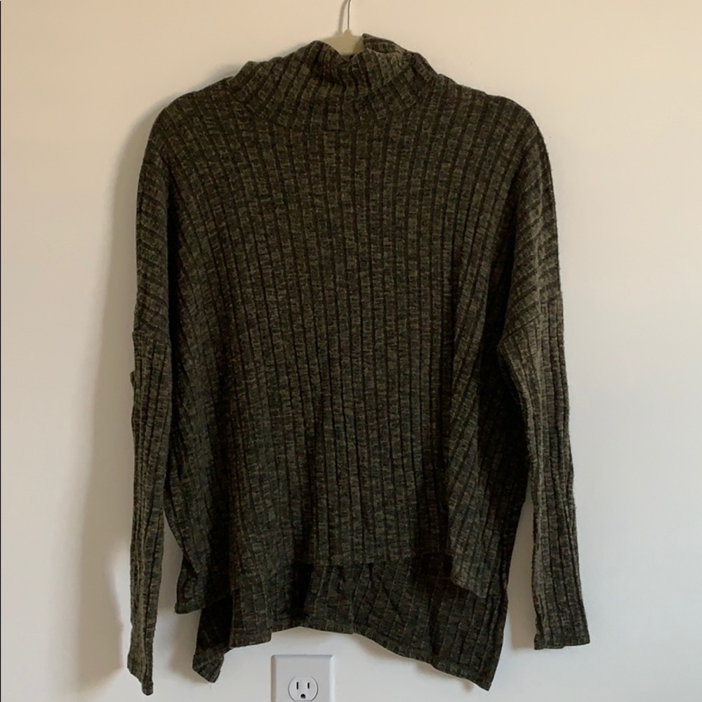 Green American Eagle turtleneck